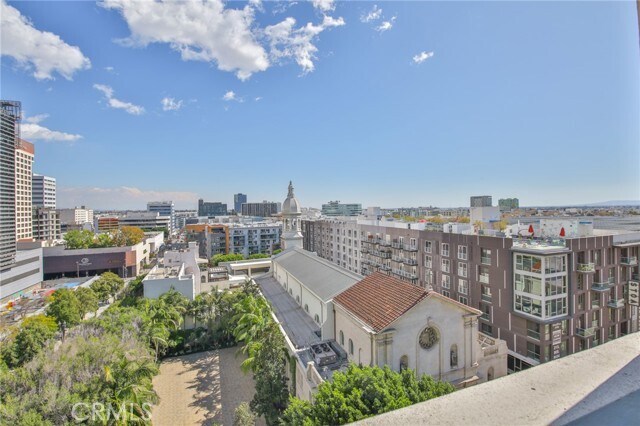 Building Photo - 108 W 2nd St