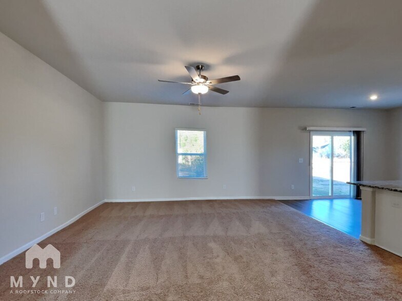 Building Photo - 160 New Villas St