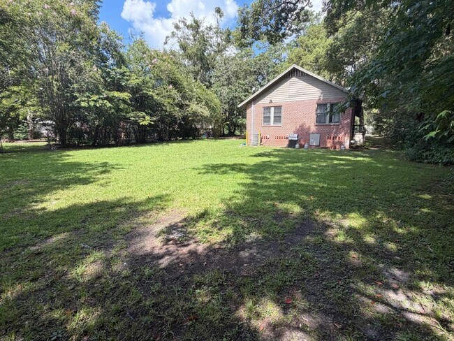 Building Photo - 402 NW 20th St