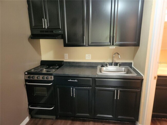 Building Photo - 5901 Bryce Ln