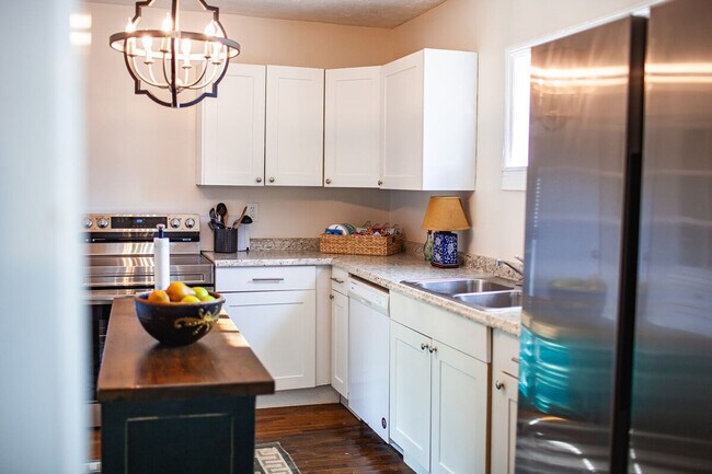 Building Photo - 161 Calhoun Rd