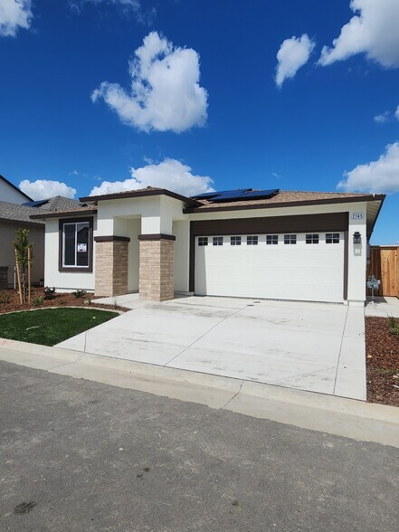 Building Photo - 2145 Longmire Loop