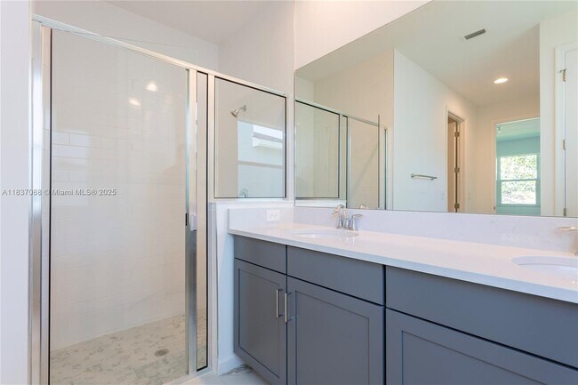 Building Photo - 6463 Trails Of Foxford Ct