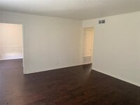 Building Photo - 1918 Hearthstone Dr
