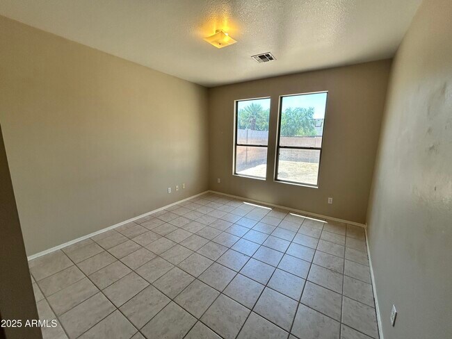 Building Photo - 9817 W Las Palmaritas Dr