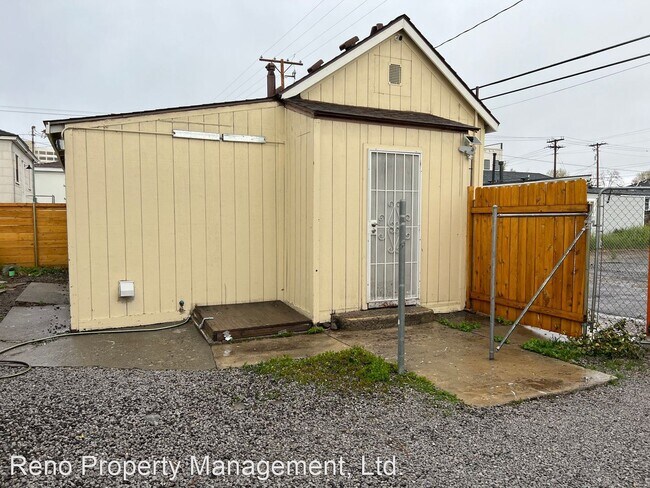 Building Photo - 1 br, 1 bath House - 625 E 2nd St.