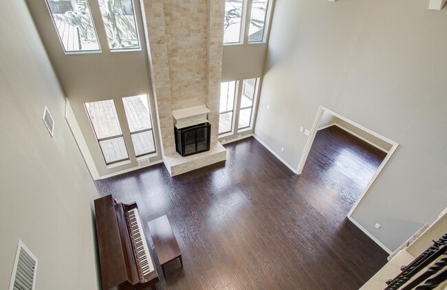 Building Photo - 1511 Calveryman Ln