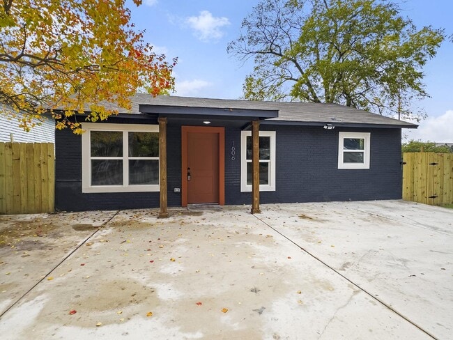 Building Photo - 1606 W Wildwood Dr