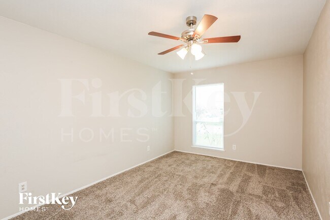 Building Photo - 1316 Royal Oak Dr