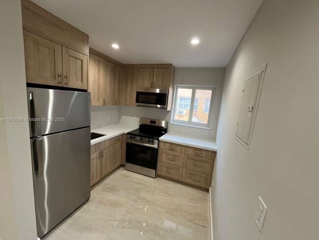 Building Photo - 1844 NW 19th St