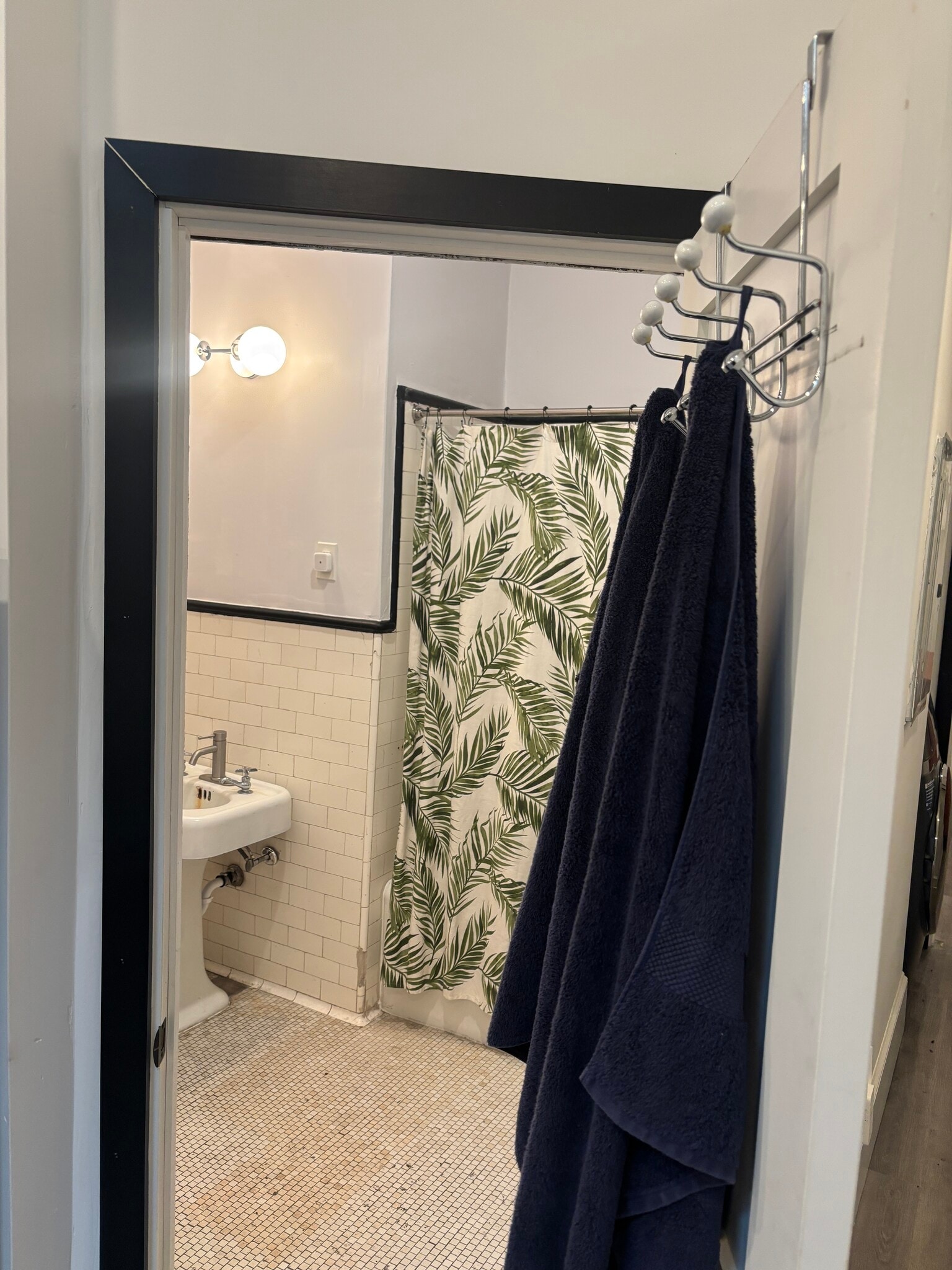 Building Photo - 2313 N Front St