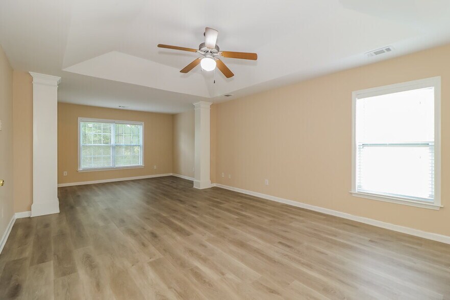 Building Photo - 5080 Fieldstone View Cir