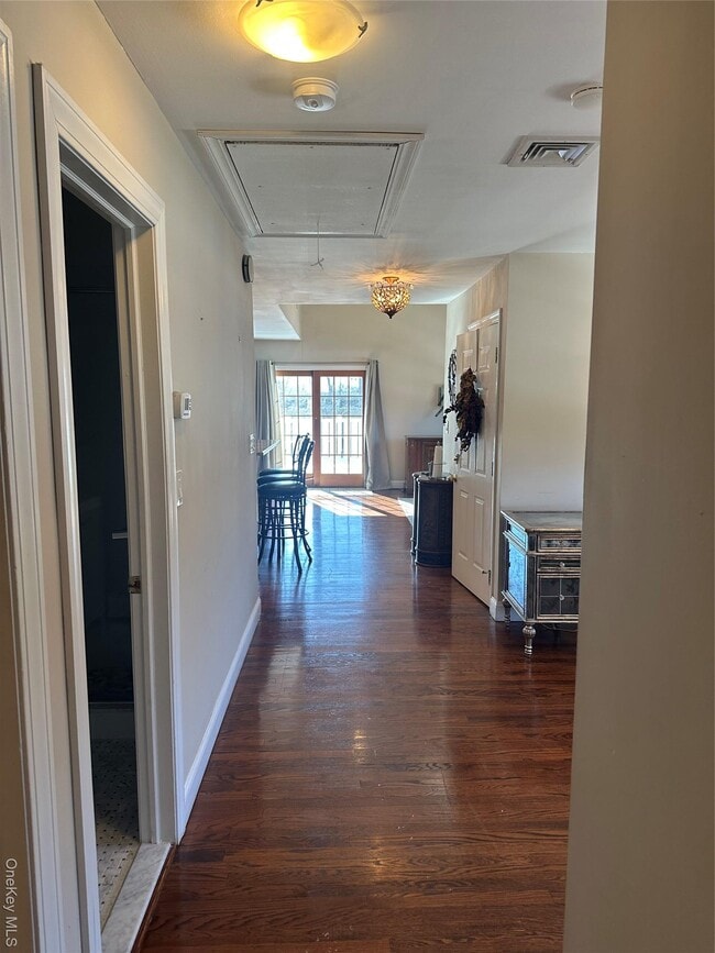 Building Photo - 17 Lee Ave