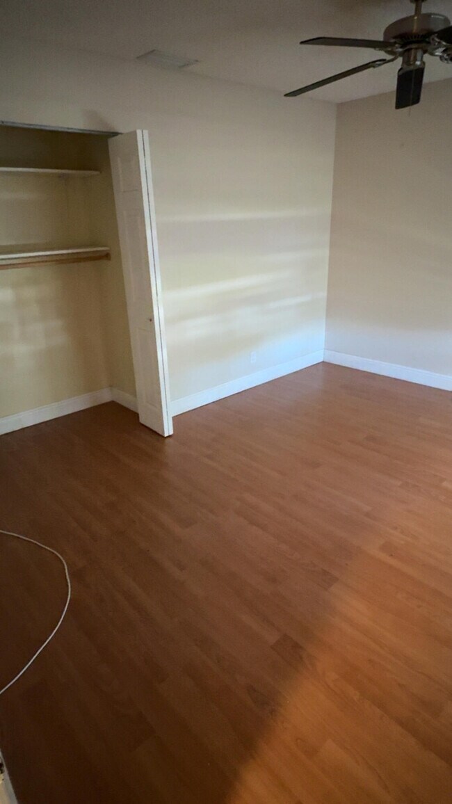 Building Photo - 5855 Northpointe Ln