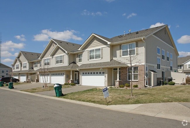 Primary Photo - Independence Drive Apartments