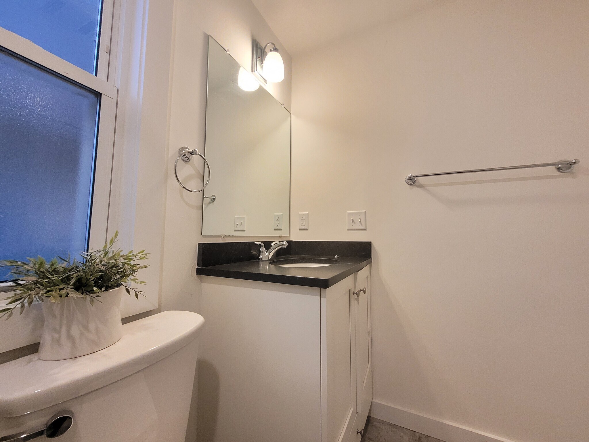 Building Photo - 74 Myrtle St