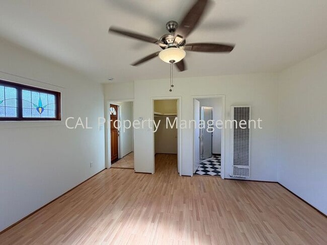 Building Photo - 3 bedroom 2 bathroom single level home!