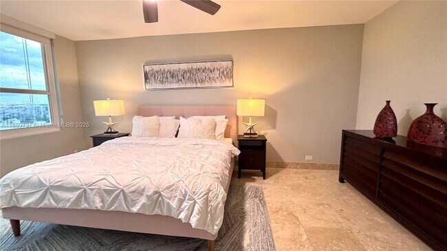 Building Photo - 3505 S Ocean Dr
