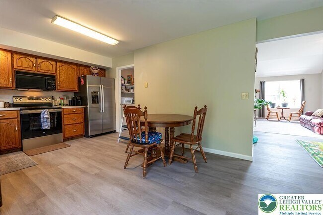 Building Photo - 2717 Tamlynn Ln