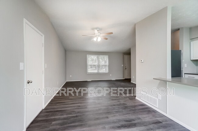 Building Photo - 3539 Turret Green Dr