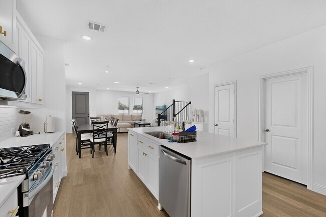 Building Photo - 1032 Bristleleaf Wy