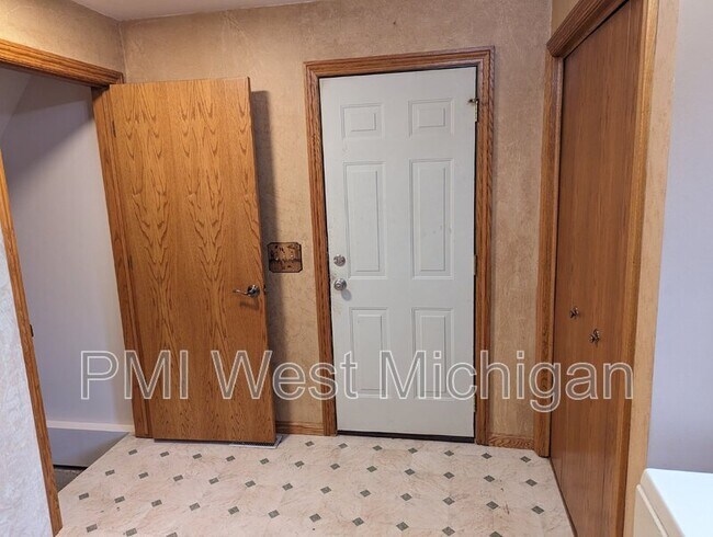 Building Photo - 4537 21st St