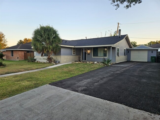 Building Photo - 6446 Brookside Dr