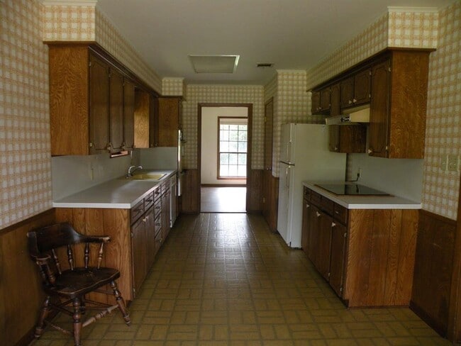 Building Photo - 785 Bader Dr