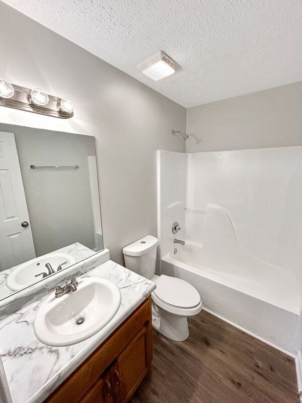 Building Photo - 130 Phillip Dr