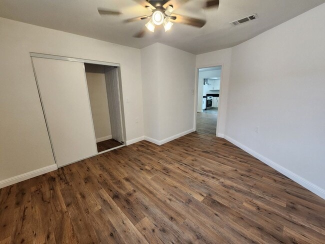 Building Photo - Renovated Beauty with a full-service Casita