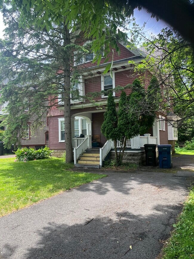 Building Photo - 838 Westcott St