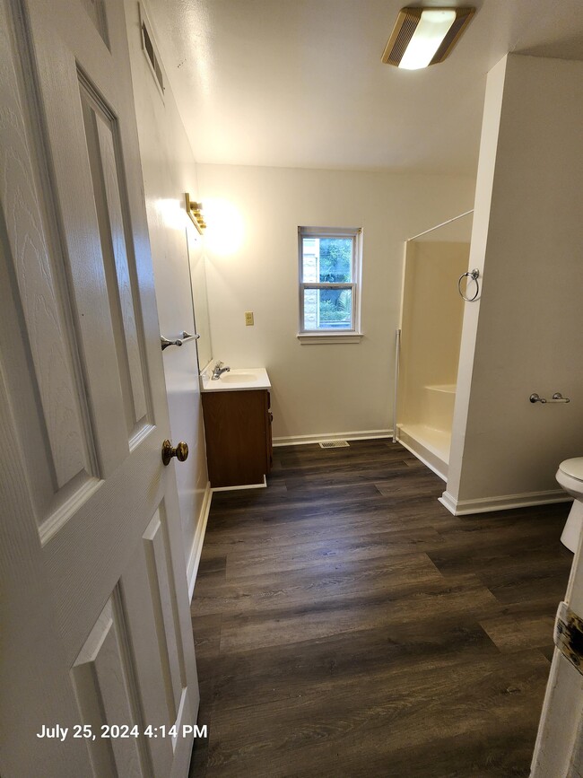 Building Photo - 2804 Mapleton Ave