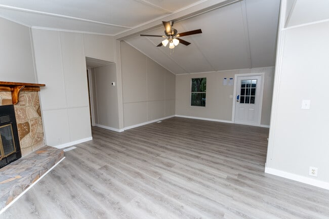 Building Photo - 9355 Lake Dr