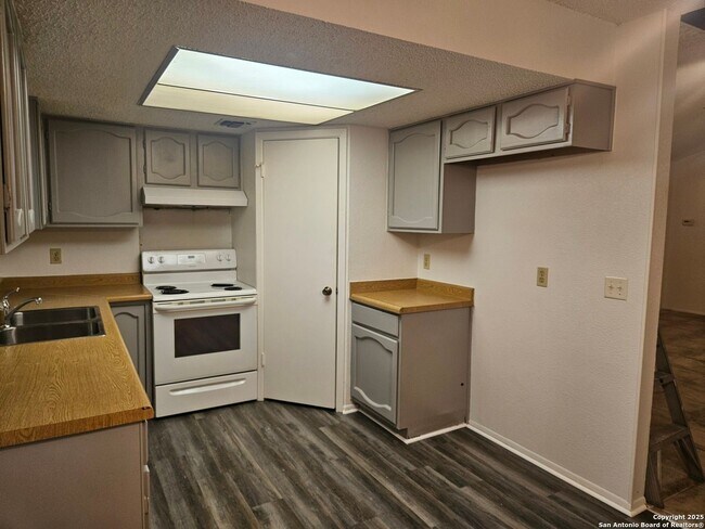 Building Photo - 4679 Misty Run Dr
