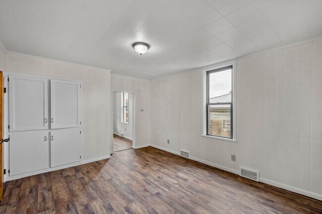 Building Photo - Beautiful 2 bedroom home in Pitcairn available August 15!