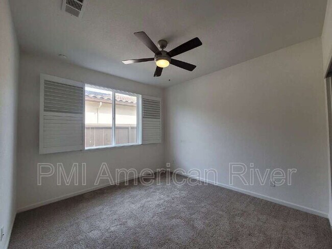 Building Photo - 708 Gentle Breeze Wy