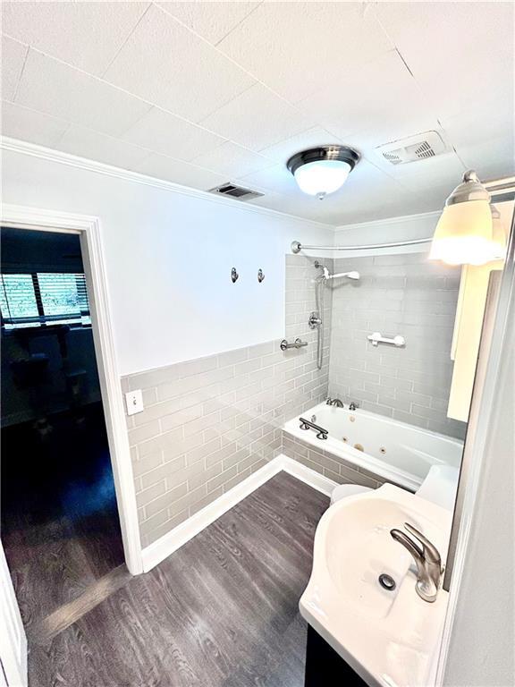 Building Photo - 3200 Rockport Ct