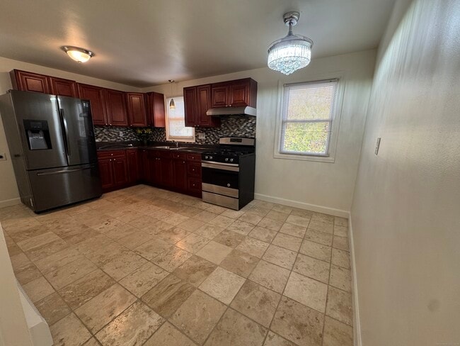 Building Photo - 37 Elizabeth Ann Dr