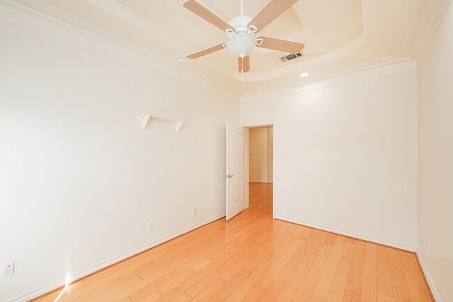 Building Photo - 314 Bordeaux Dr