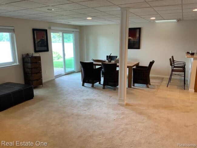 Building Photo - 919 Stony Lake Ct