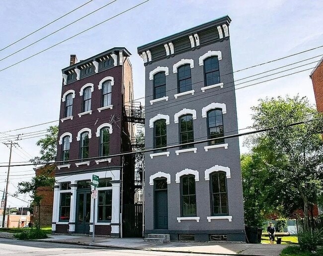 Building Photo - 207 W McMicken Ave