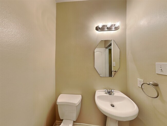 Building Photo - 38011 W Sulphur Creek Dr