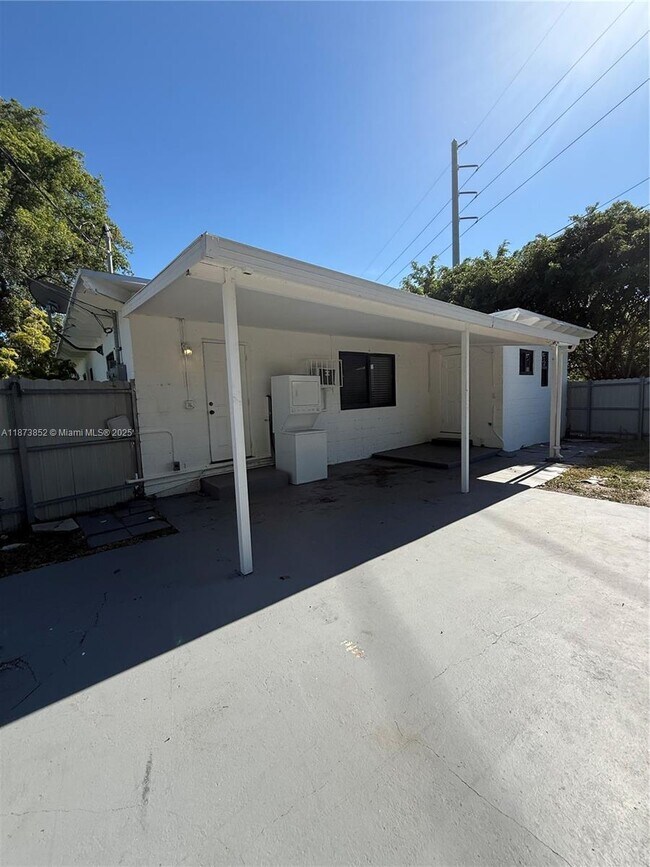 Building Photo - 1503 NE 128th St