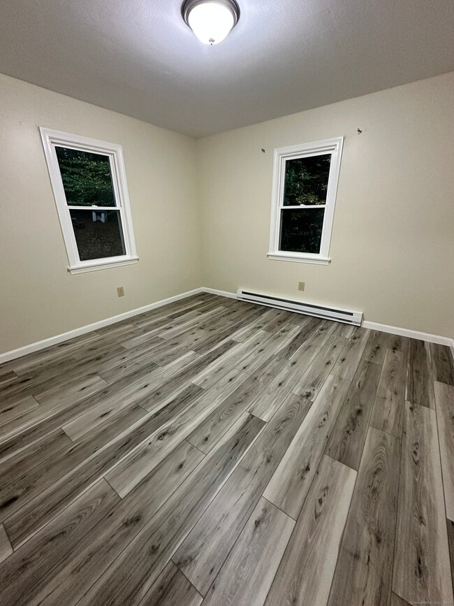 Building Photo - 70 Pond Meadow Rd