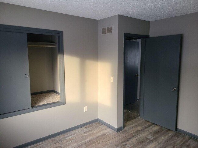 Building Photo - 1115 13th St