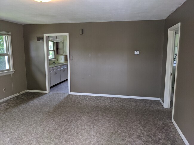 Building Photo - 414 S 12th Ave