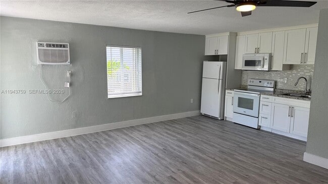 Building Photo - 220 NW 12th St