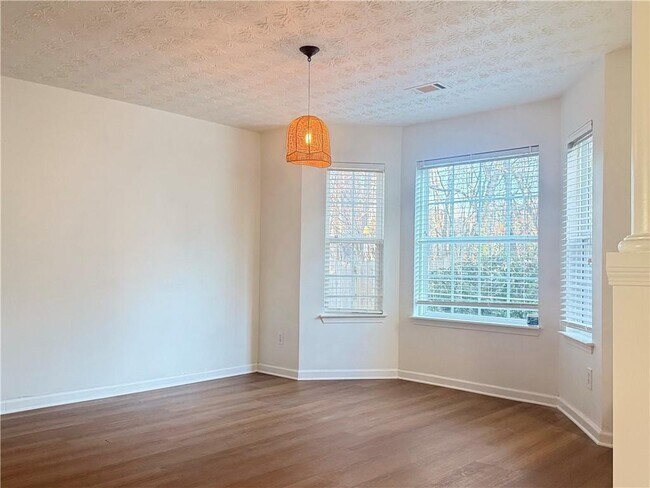 Building Photo - 3501 Bogan Mill Rd NE