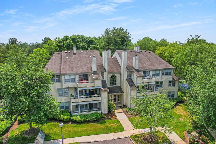 Primary Photo - 308 Trinity Ct