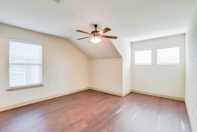 Building Photo - 2724 Forest Park Blvd